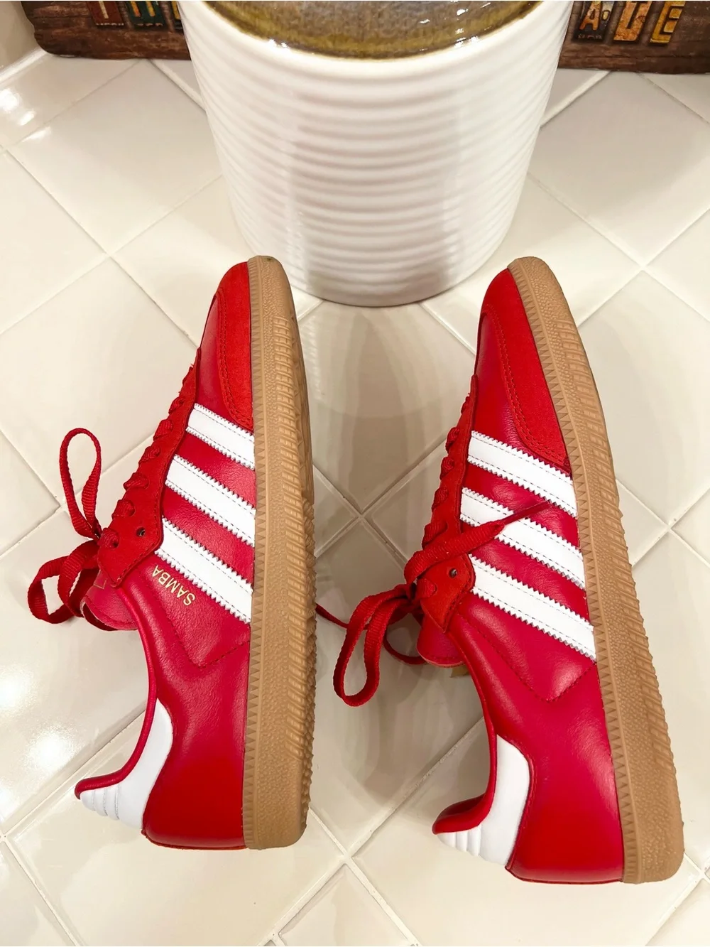 Samba OG, BRIGHT RED w WHITE STRIPES, Women’s Size 8.5-Men’s 7.5, BRAND NEW